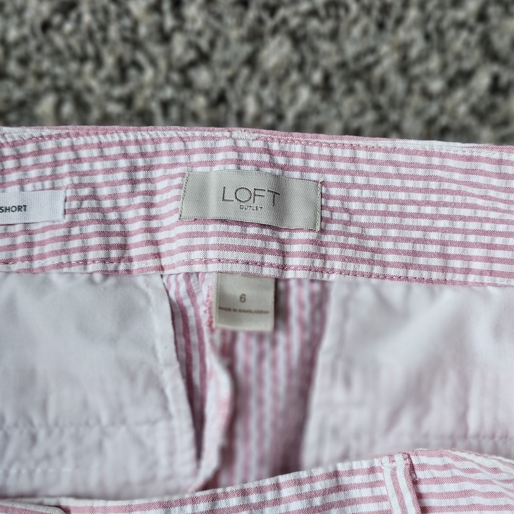LOFT Light Pink Scalloped Seersucker Shorts - Picture 3 of 3